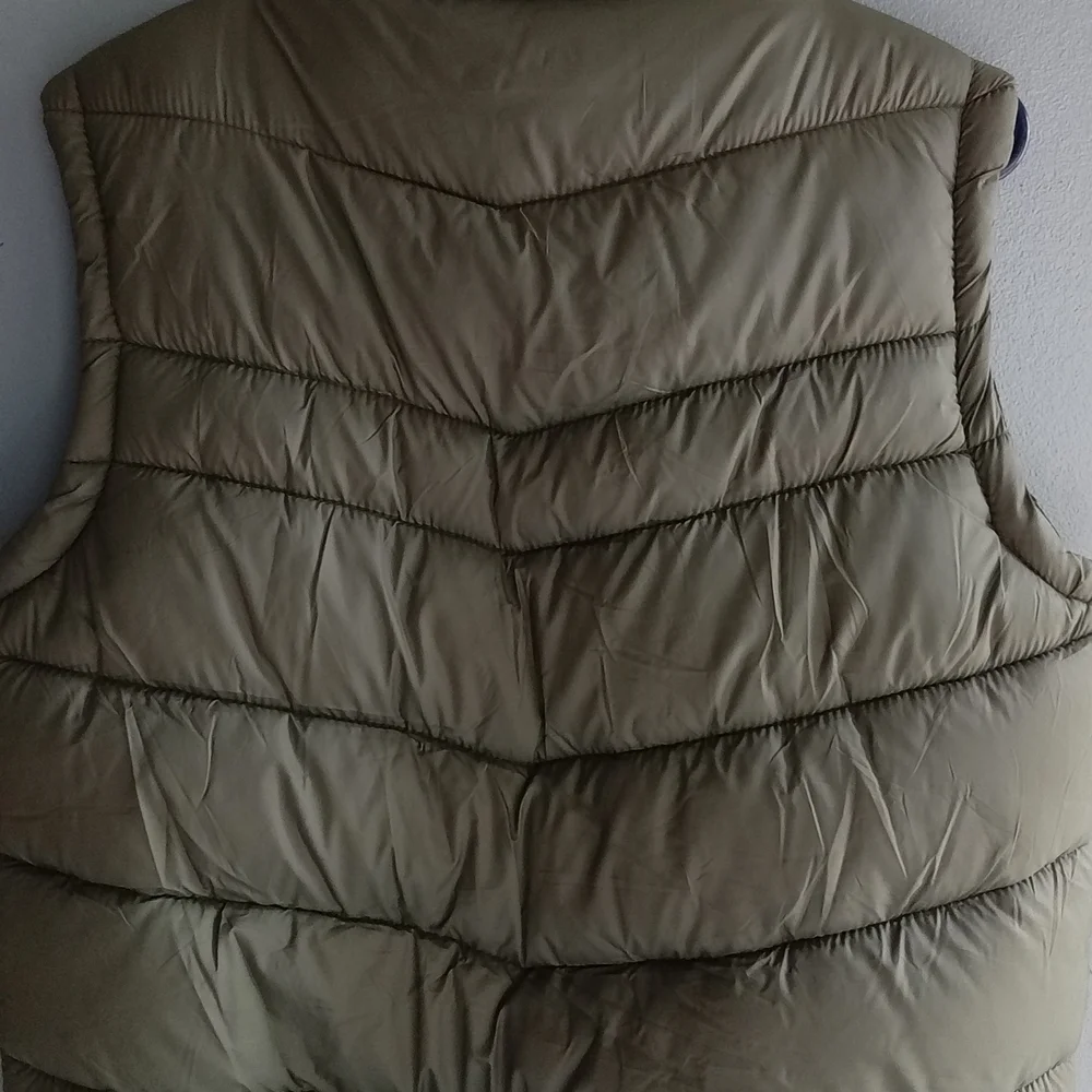 The North Face Mens Puffer Vest Olive‎ Green Quilted Full Zip Fleece Lined